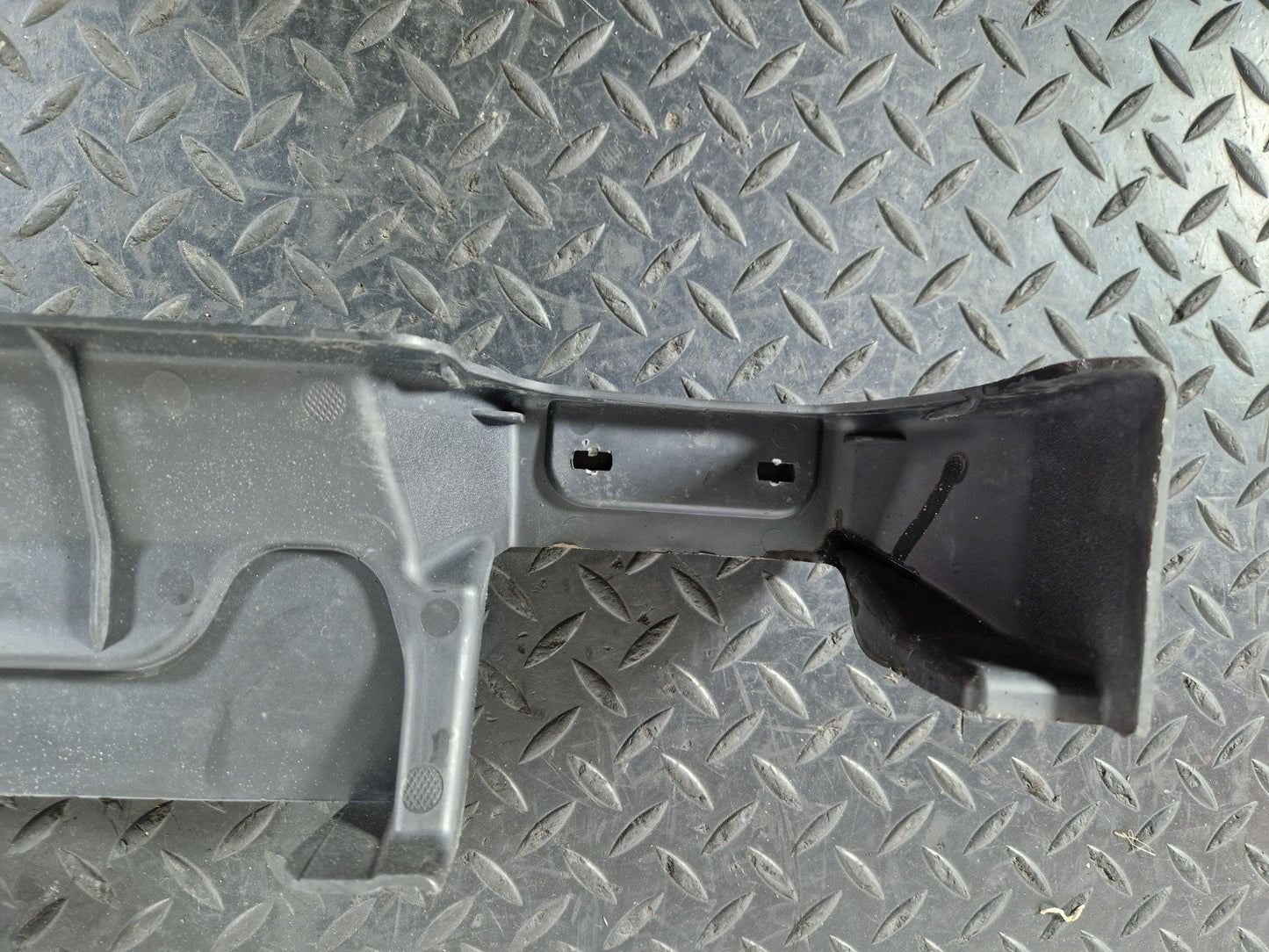 14-23 MERCEDES VITO W447 GENUINE REAR UNDERBODY COVER LEFT SIDE A4478890000