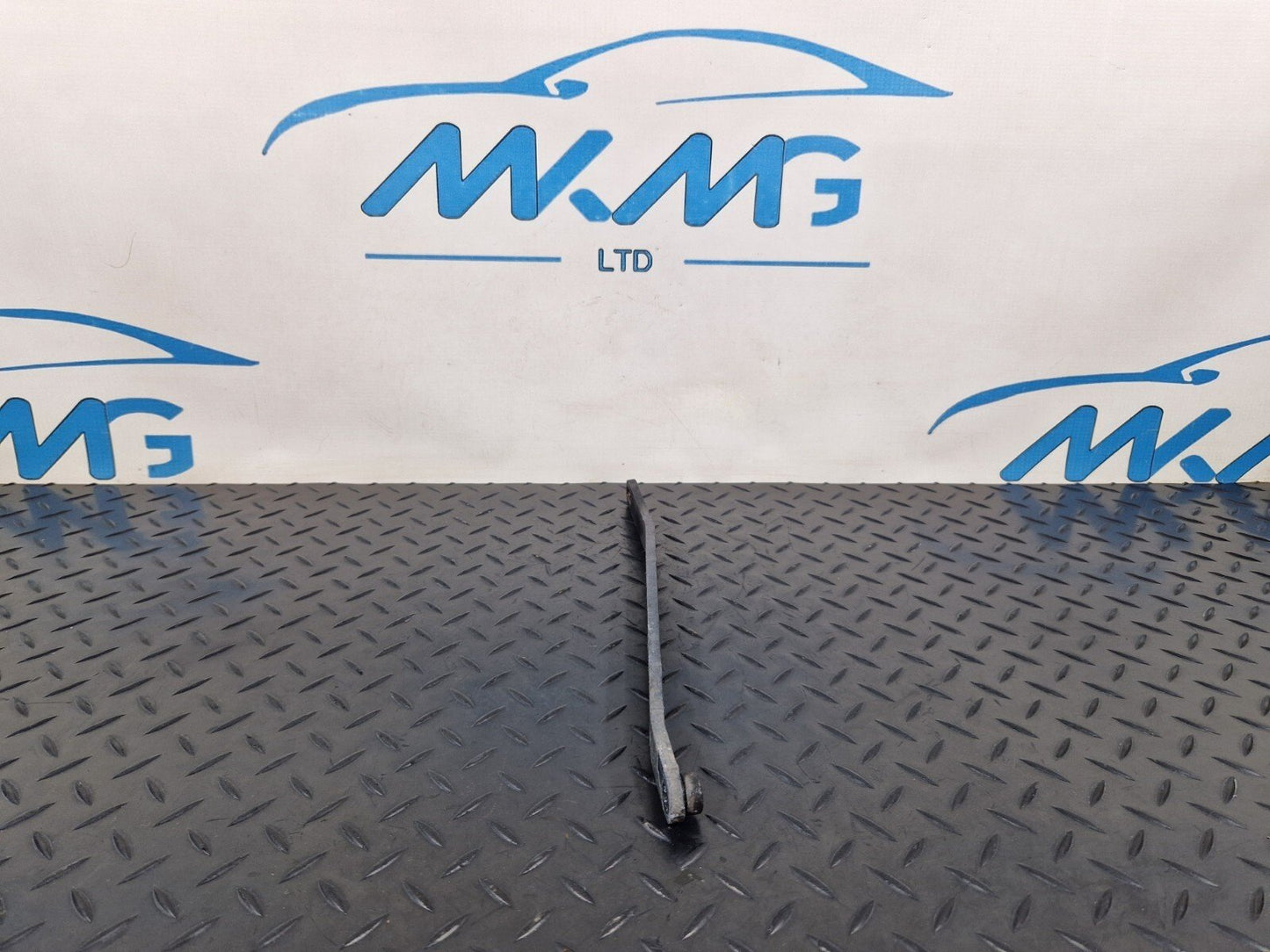 14-21 MERCEDES-BENZ C250D W205 REINFORCEMENT RADIATOR SUPPORT STRUT A2056201700