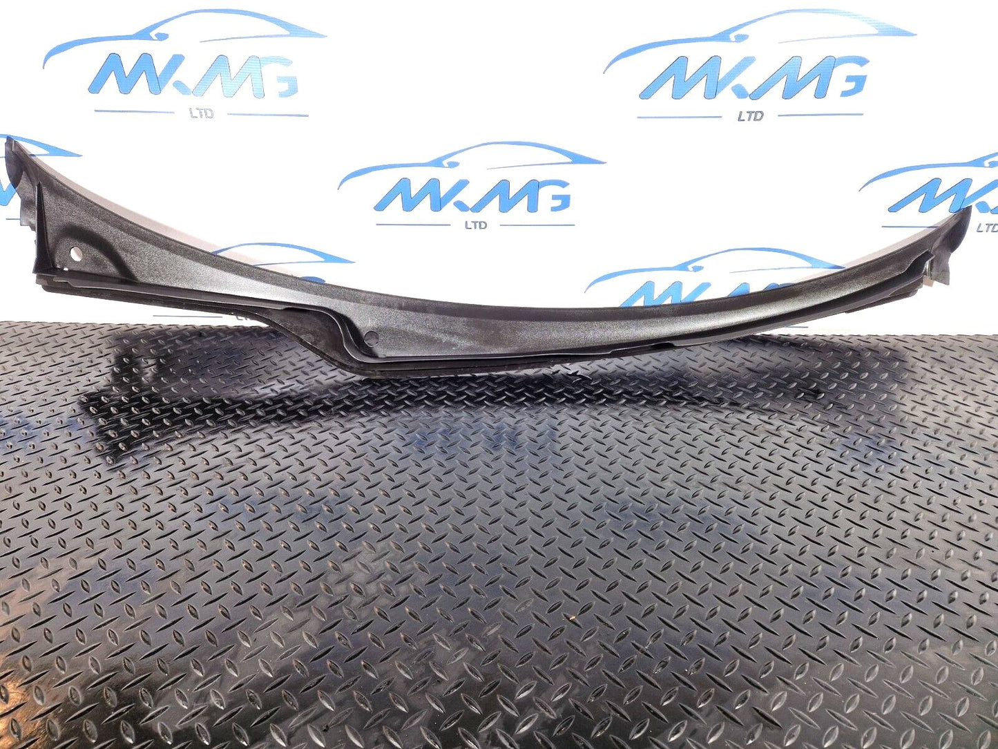 10-18 AUDI A7 4G S-LINE FRONT WINDSCREEN SCUTTLE PANEL WIPER COVER 4G8819403