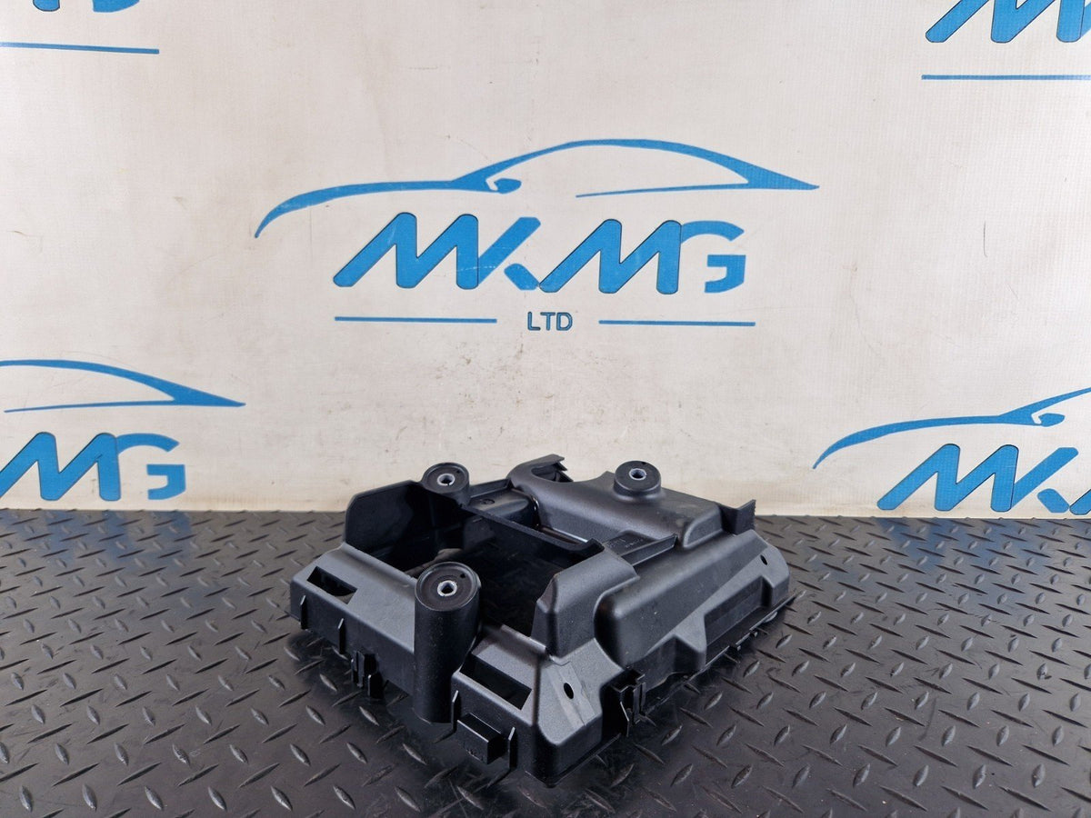 Audi Q7 4M engine control unit bracket holder 4M0907650B