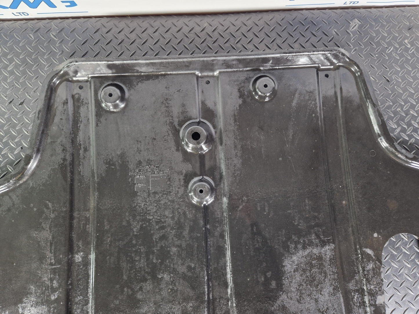 14-20 MERCEDES GLA 200 X156 REAR BOOT UNDERTRAY SHIELD A1776901202 DAMAGED
