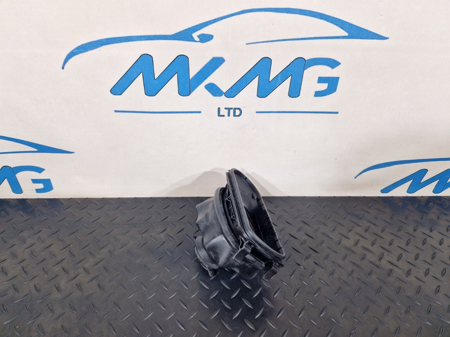 16-19 AUDI A4 B9 GENUINE GEARSTICK RUBBER SEAL TRIM 8W0711406