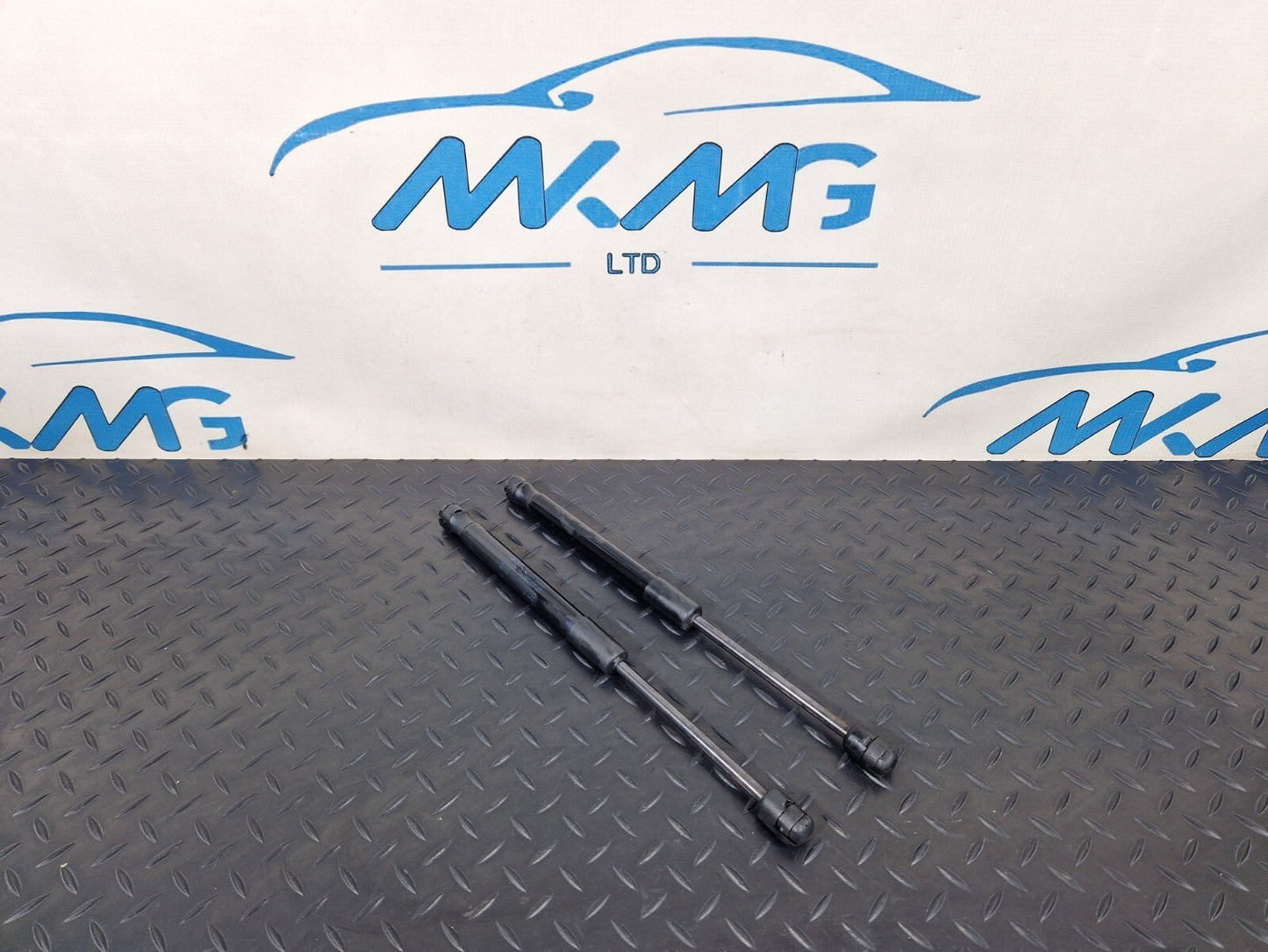 12-17 AUDI S5 CONVERTIBLE PAIR OF REAR TAILGATE BOOT LID GAS STRUTS 8F0827550A
