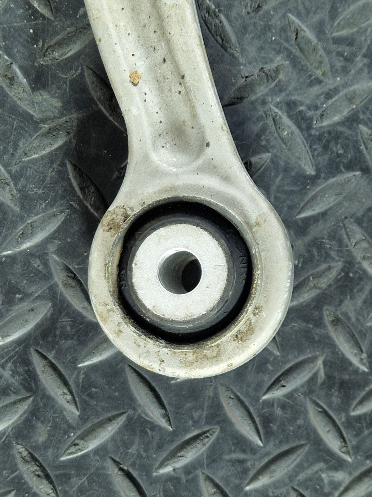 14-21 MERCEDES BENZ C200 W205 REAR RIGHT O/S WISHBONE CONTROL ARM A2043502206