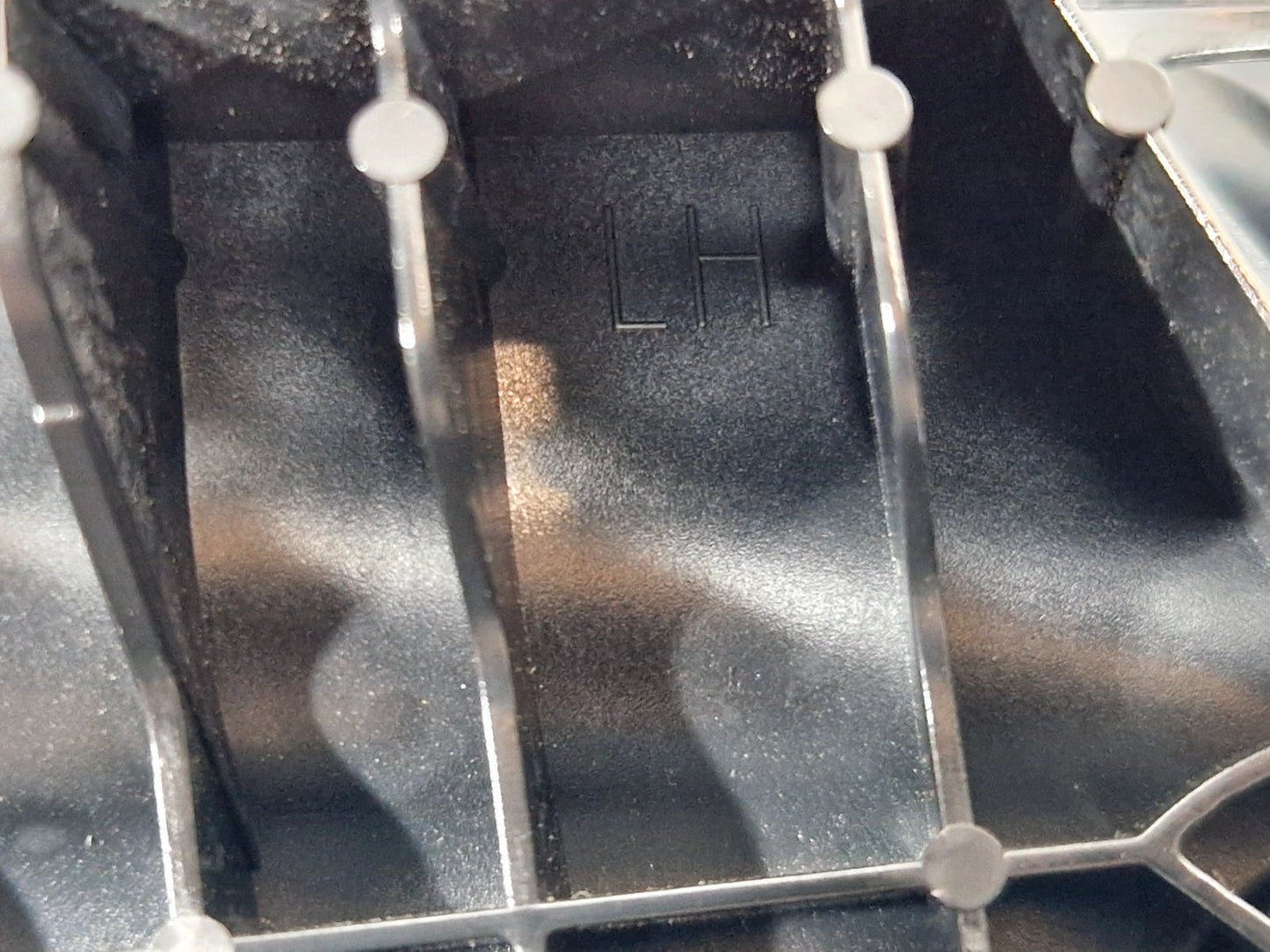 16-19 AUDI A4 B9 S-LINE QUATTRO LEFT SIDE ROOF SRS BRACKET 8W5880755