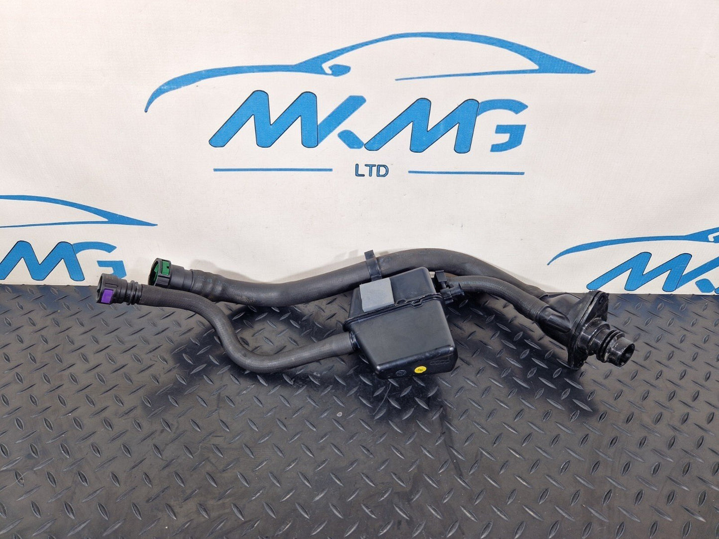 16-19 AUDI A4 B9 GENUINE 2.0TDI ADBLUE TANK FILLING HOSES 8W0131963A