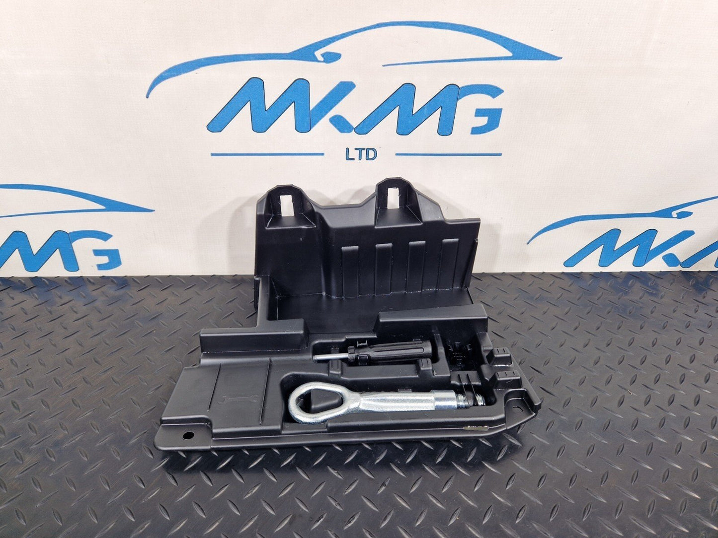12-18 BMW 4 SERIES F36 LCI M-SPORT GENUINE BOOT TOOL STORAGE TRAY 7309514