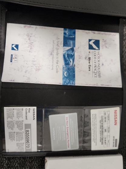 Nissan Qashqai MK1 FL (J10) SUV Genuine Owners Handbook & Wallet