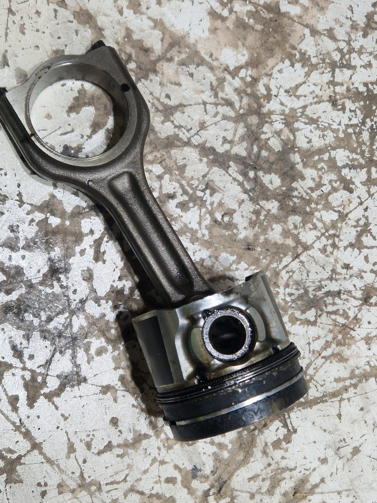 Volvo V40 MK3 (525) Hatchback 1.6 Diesel Genuine Piston Conrod
