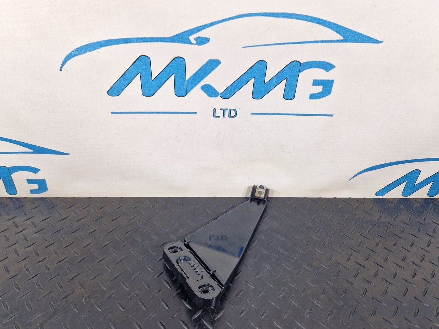14-20 MERCEDES BENZ GLA 200 X156 REAR RIGHT BUMPER BRACKET HOLDER A1568850814