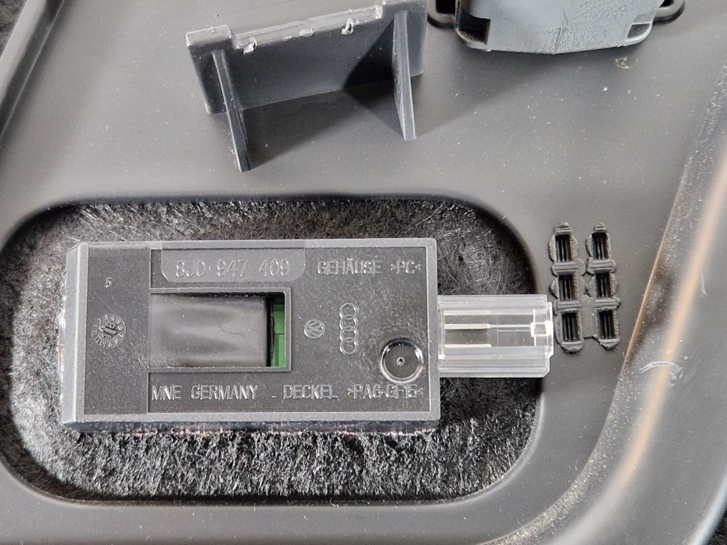 16-24 AUDI A5 F5 CONVERTIBLE REAR LEFT TRUNK BOOT SIDE PNALE TRIM 8W7863879