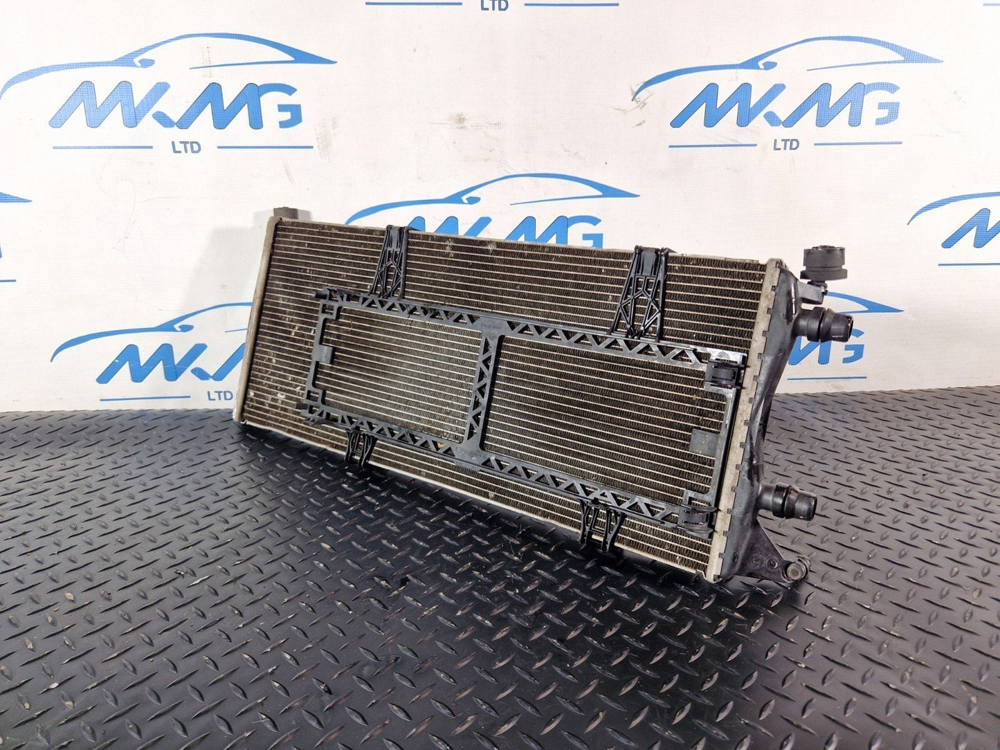 16-19 MERCEDES BENZ GLE W166 GENUINE RADIATOR A0995001403