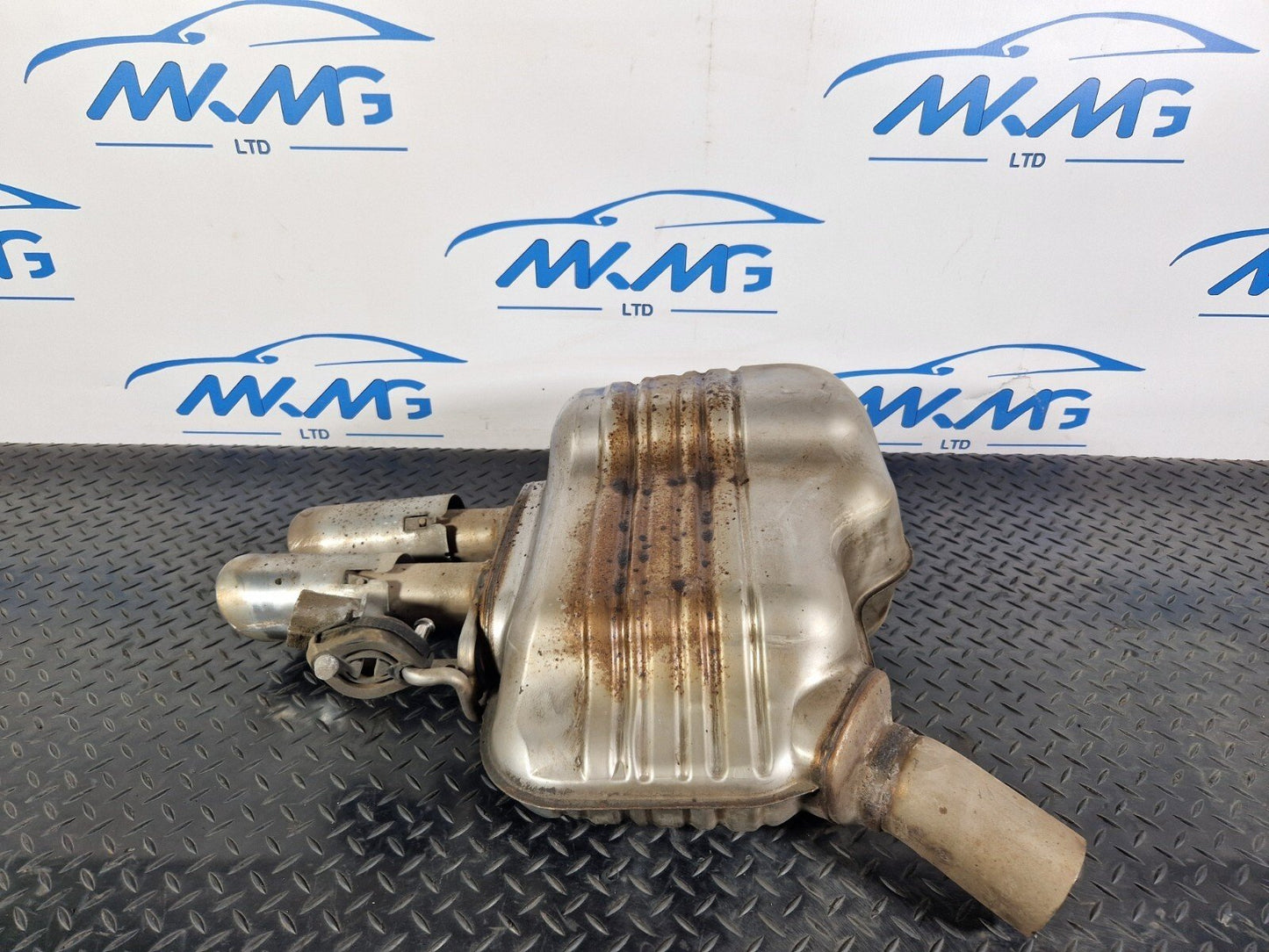 16-19 AUDI A4 B9 REAR EXHAUST BOX 8W0253611D