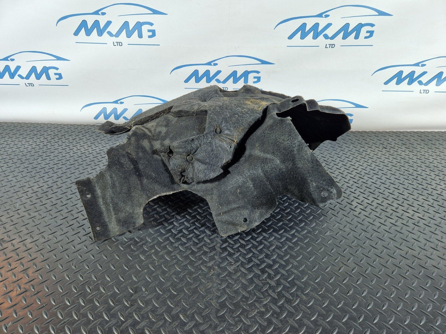 10-17 AUDI A8 4H REAR SECTION OF FRONT WHEEL ARCH COVER LEFT SIDE 4H0821191E