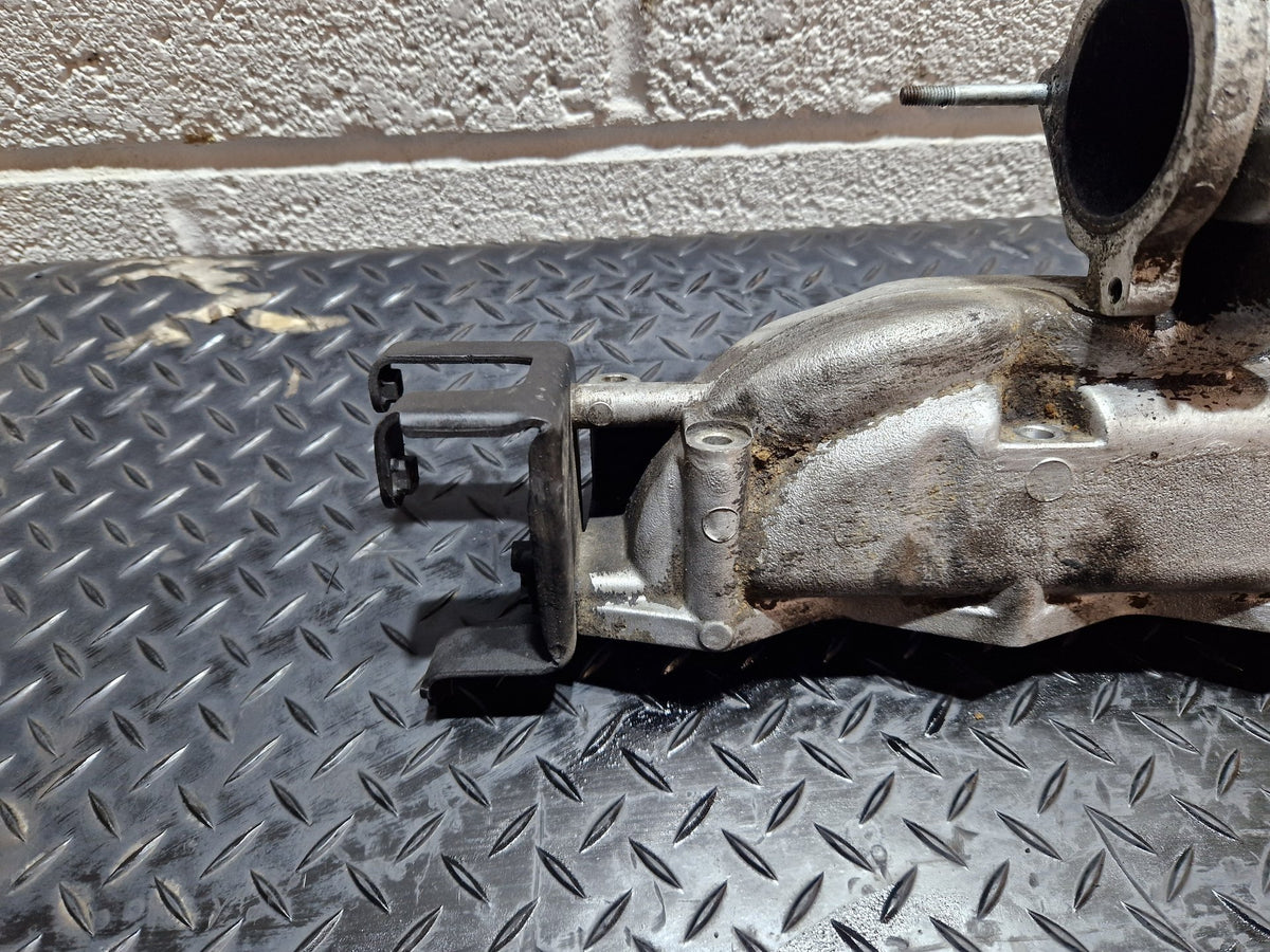 Kia Carens MK2 (UN) Genuine 2L Diesel D4EA Inlet Manifold