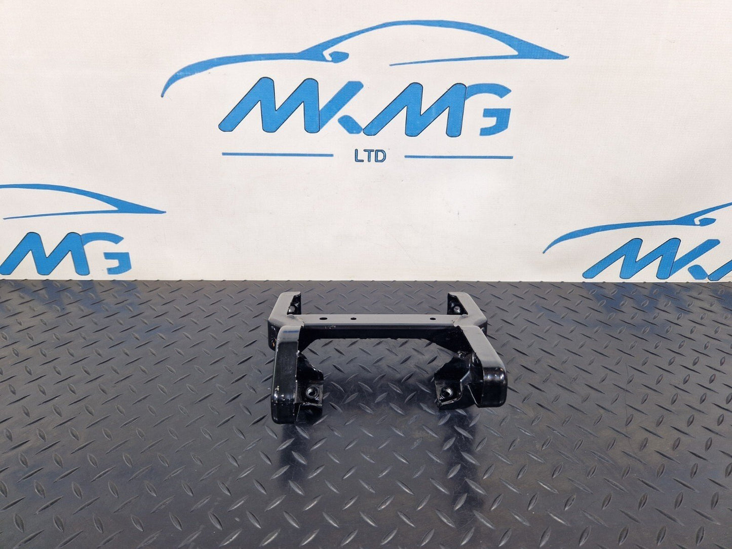 10-18 AUDI A7 4G S-LINE OEM STEERING COLUMN MOUNTING BRACKET 8K2419250