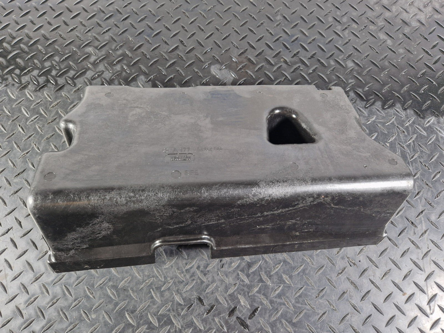 19-ON MERCEDES BENZ CLA C118 HIGH VOLTAGE CONNECTION COVER A1773410200