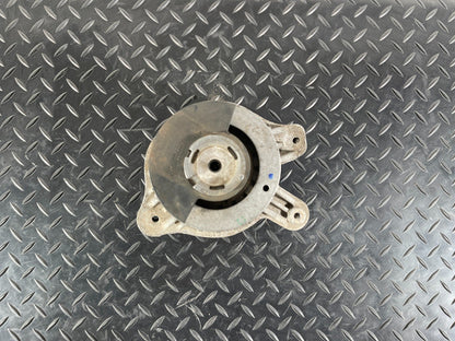 14-21 MERCEDES BENZ C350e W205 ENGINE SUPPORT MOUNT BRACKET RIGHT A2052400300