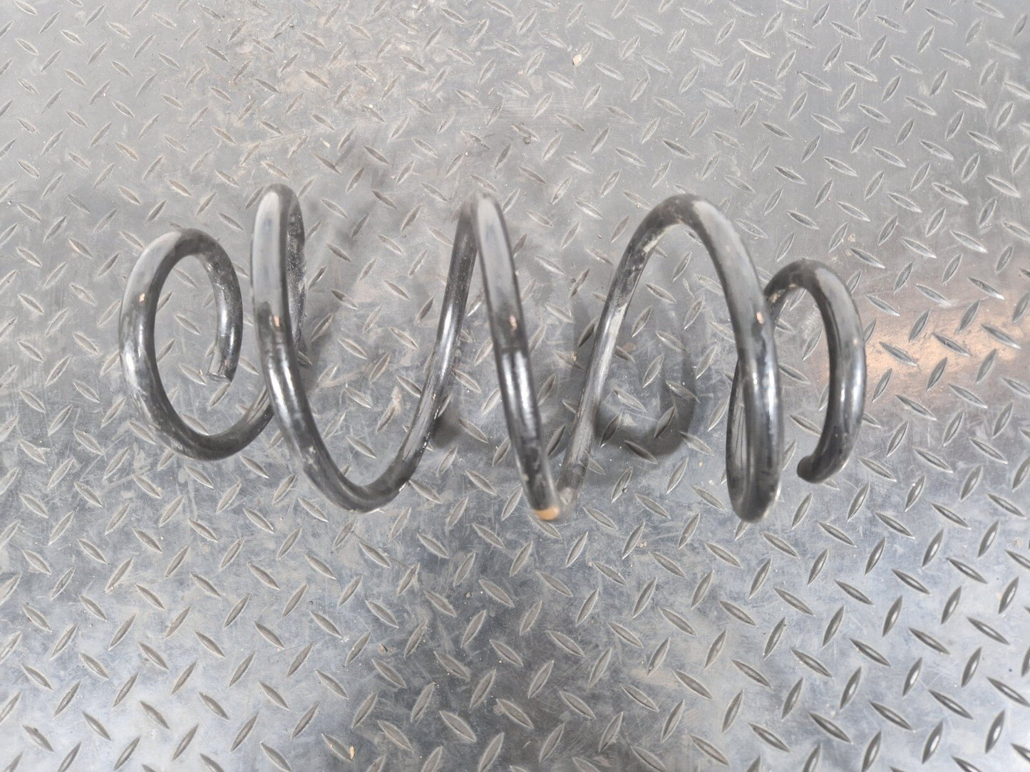 18-ON MERCEDES BENZ A CLASS W177 REAR COIL SPRING