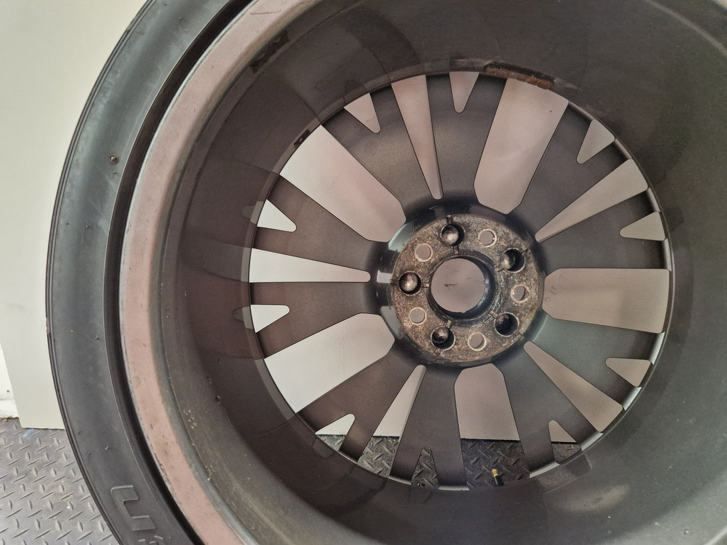 Audi A7 4G 20" Alloy Wheel with Tyre 265/35/20 ~3mm 4G8601025AE