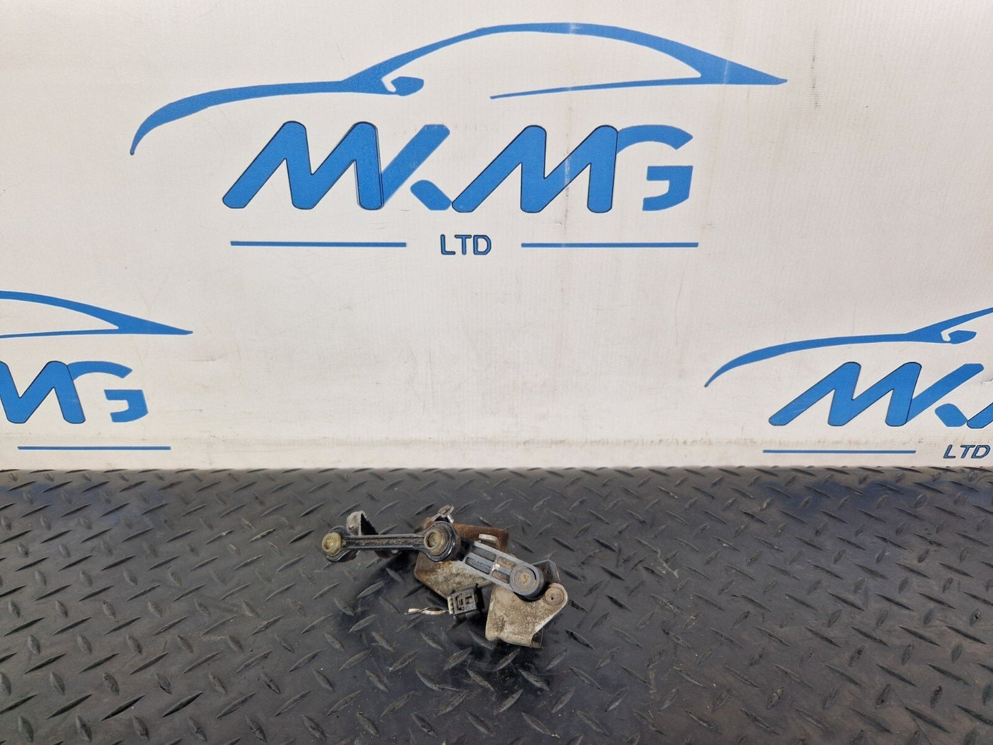 19-ON MERCEDES BENZ B CLASS W247 SENSOR REAR RIGHT LEVEL SENSOR A2473205800