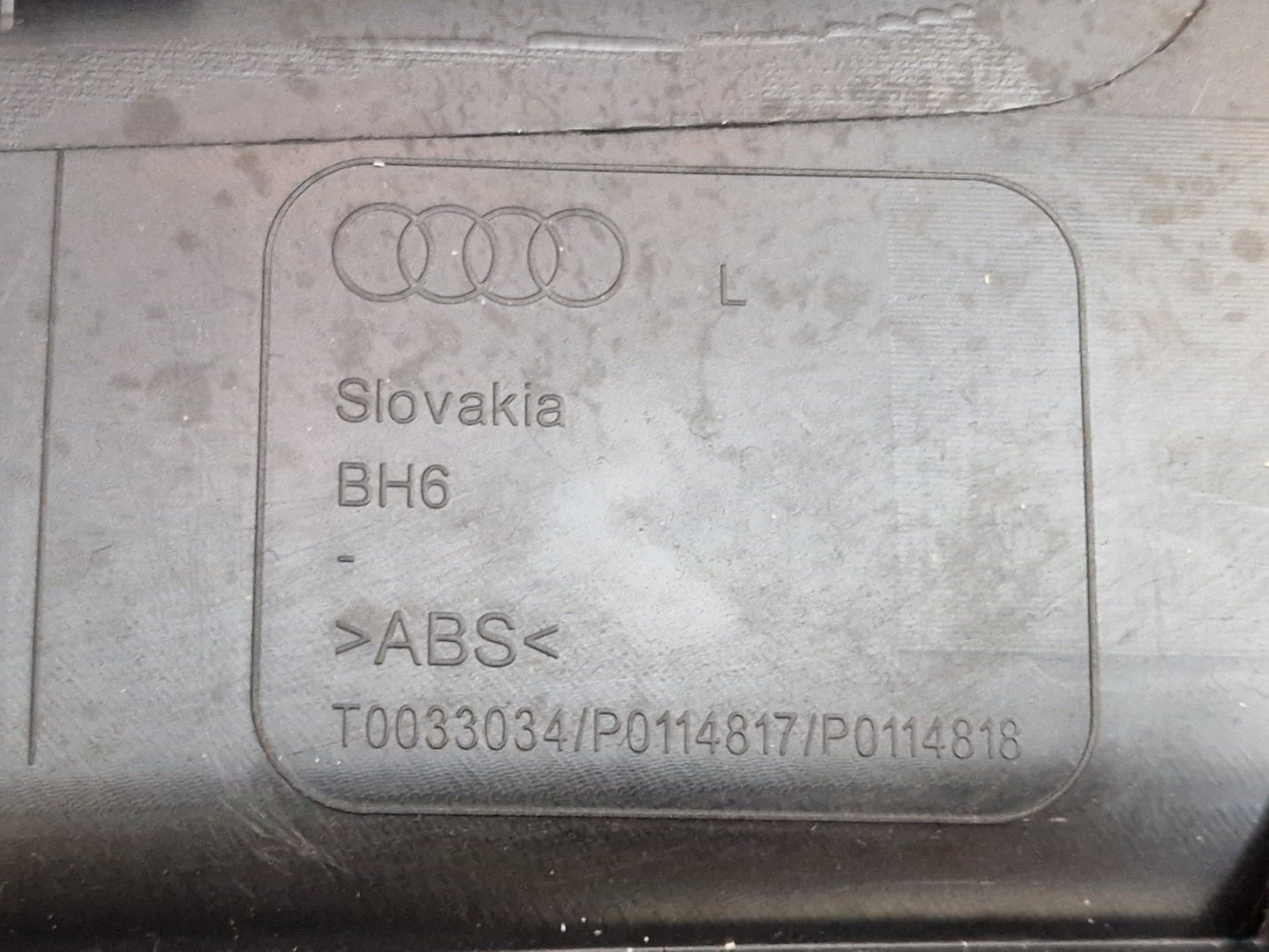 AUDI Q7 4L GENUINE FRONT LEFT  DOOR CARD PANEL 4L1867105A