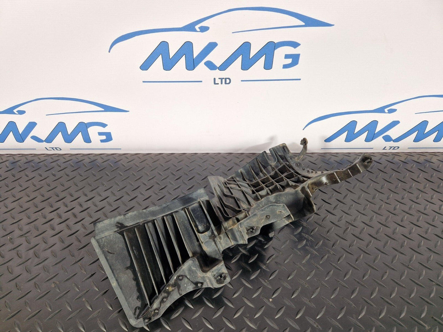 18-ON MERCEDES A CLASS W177 UNDERTRAY SUBFRAME TRIM SHIELD A2475240100
