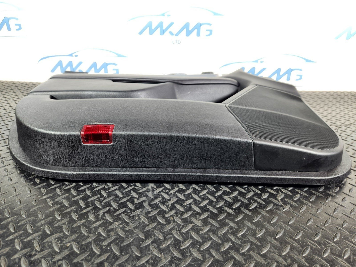 11-19 MERCEDES BENZ ML W166 FRONT LEFT N/S DOOR CARD PANEL IN BLACK LEATHER