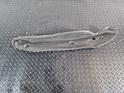 16-19 MERCEDES BENZ GLE W166 FRONT RIGHT O/S WING FENDER COVER SEAL A1668890025