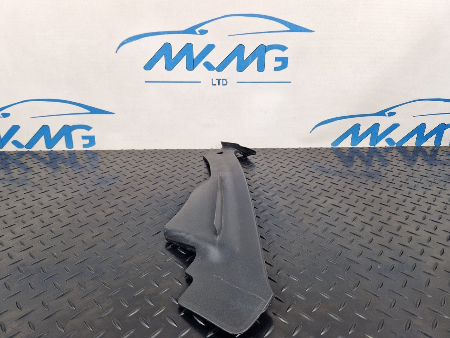10-18 AUDI A7 4G S-LINE GENUINE TOP HEADLIGHT TRIM COVER 4G8805285C