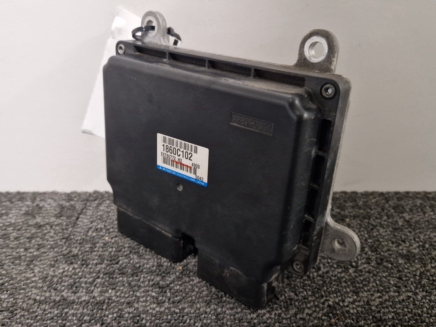 Mitsubishi Outlander PHEV MK3 (RE1) (GG2W) SUV Engine Control Unit ECU 1860C102