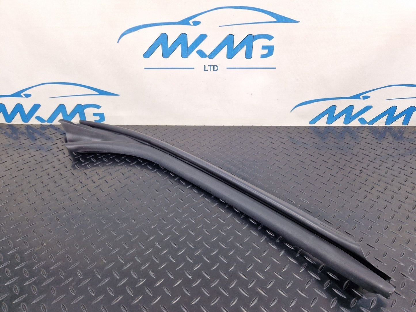 16-24 AUDI A5 F5 GENUINE INNER DOOR SEAL 8W7831721B