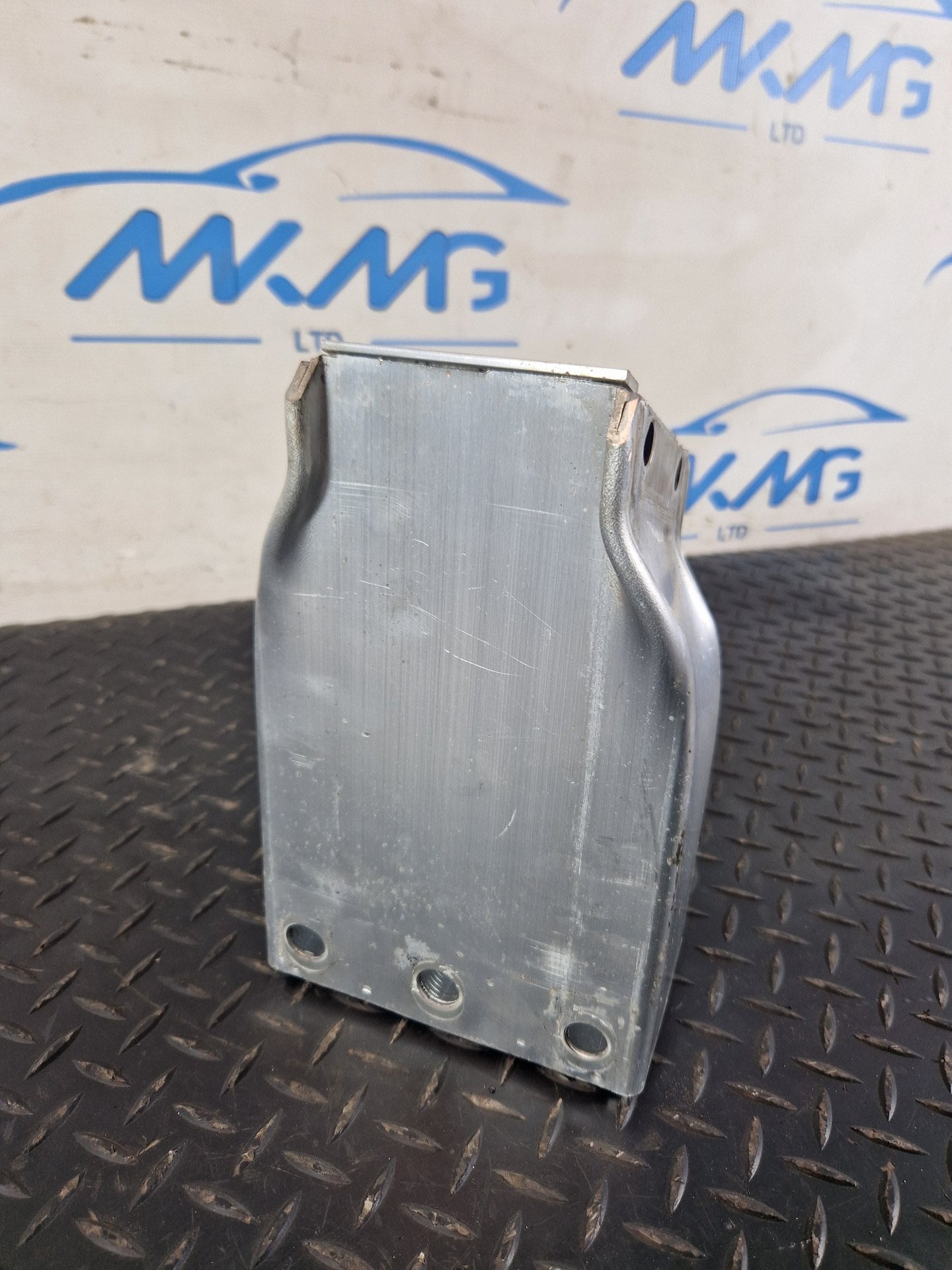RANGE ROVER EVOQUE L551 LEFT FRONT CRASH BAR BRACKET K8D217A937