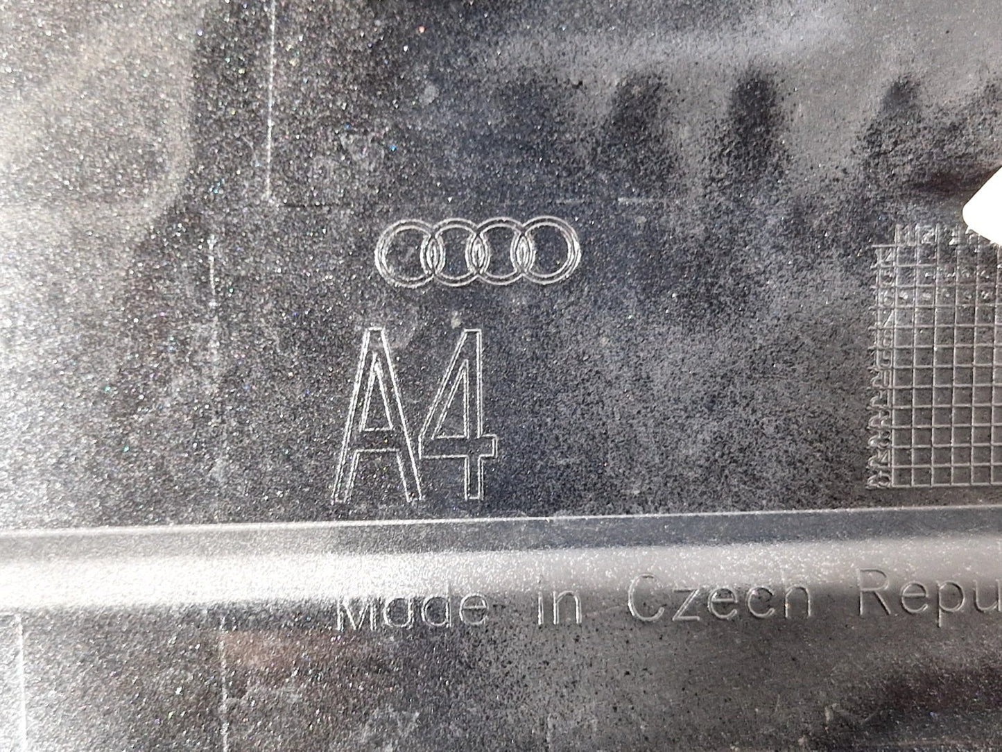 16-19 AUDI A4 B9 S-LINE QUATTRO FUEL FLAP COVER DOOR LID IN GREY LZ7S 8W0809907