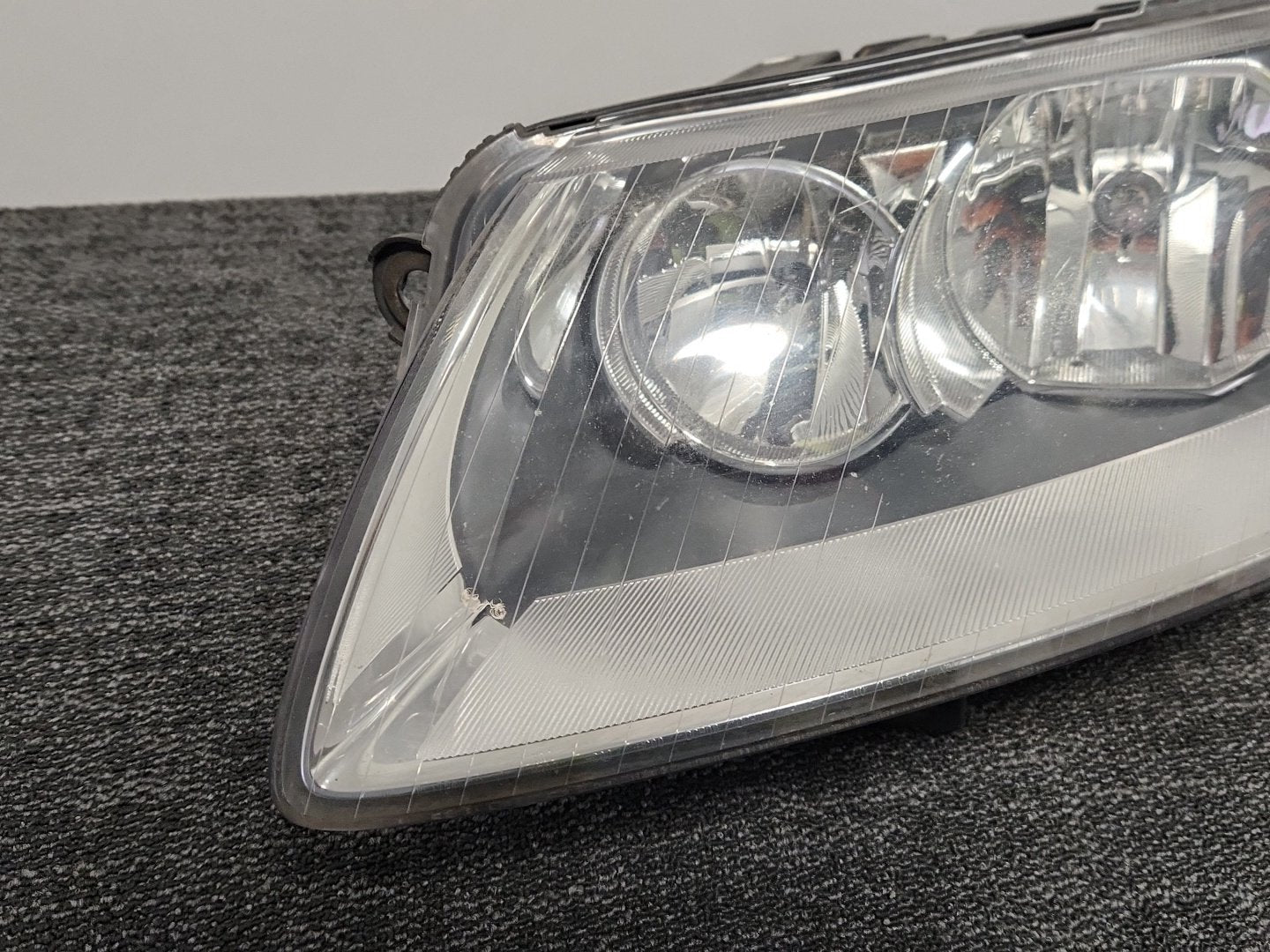 Audi A6 Quattro MK3 (4F) (C6) Estate Front Left N/S Passenger Headlight