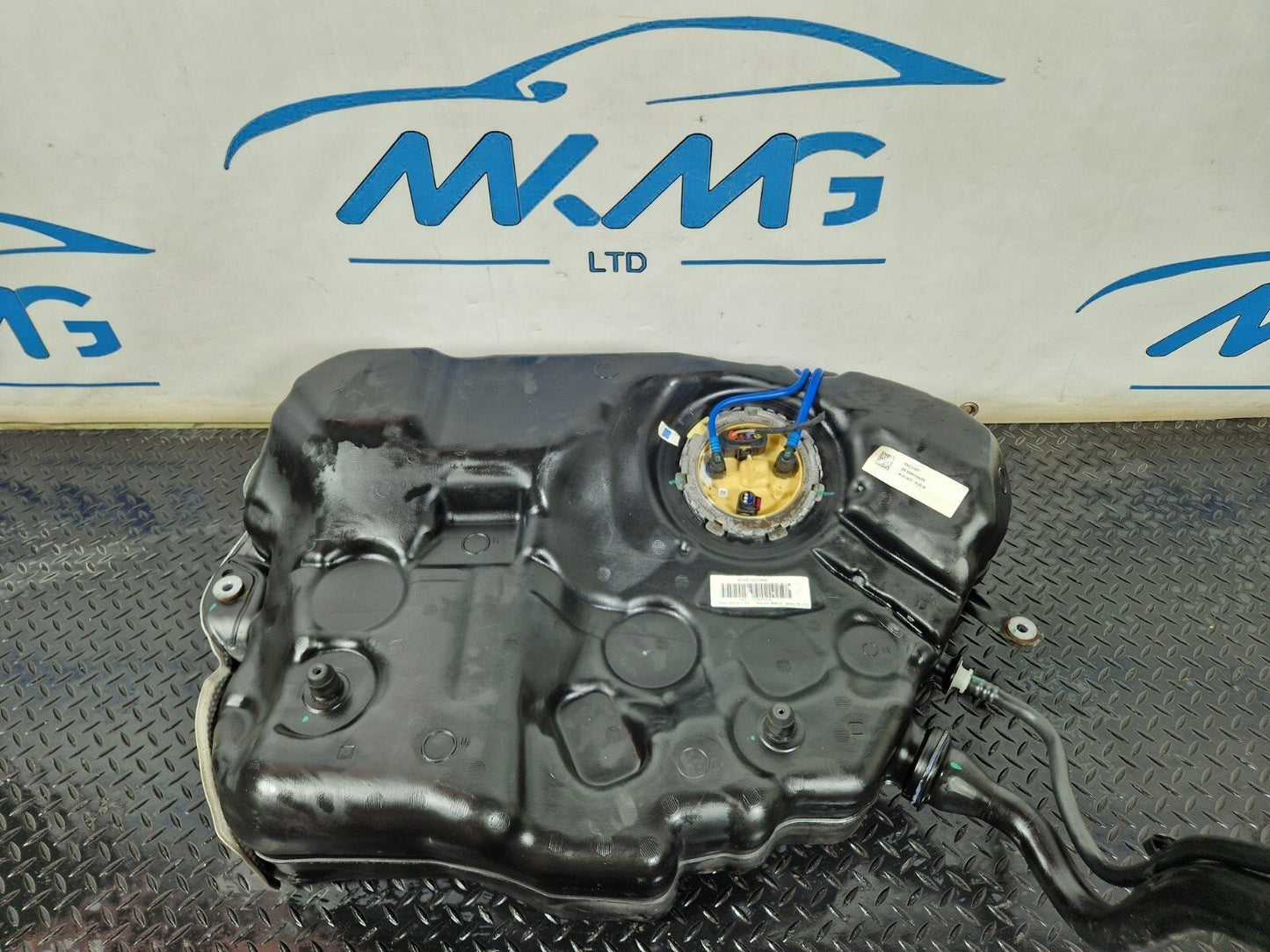 16-24 AUDI A5 F5 COUPE GENUINE DIESEL FUEL TANK WITH PUMP 8W6201021