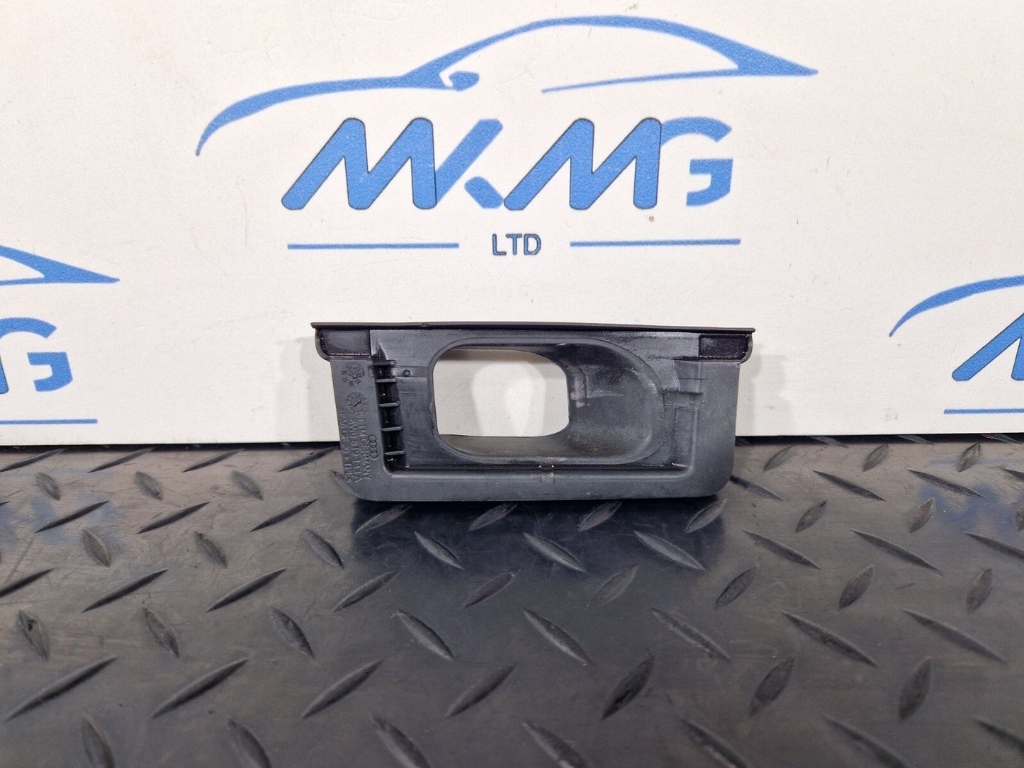 16-19 AUDI A4 B9 GENUINE FRONT LEFT REINFORCEMENT BEAM SEAL 8W0819143A