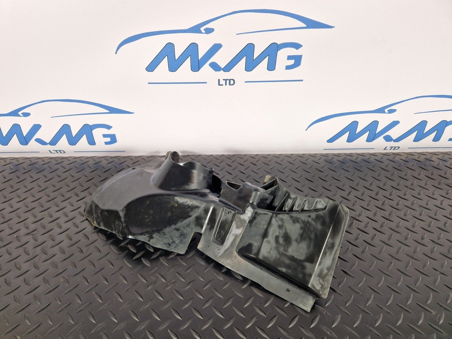 18-ON MERCEDES A CLASS W177 UNDERBODY ENGINE TRAY TRIM COVER A2475240000