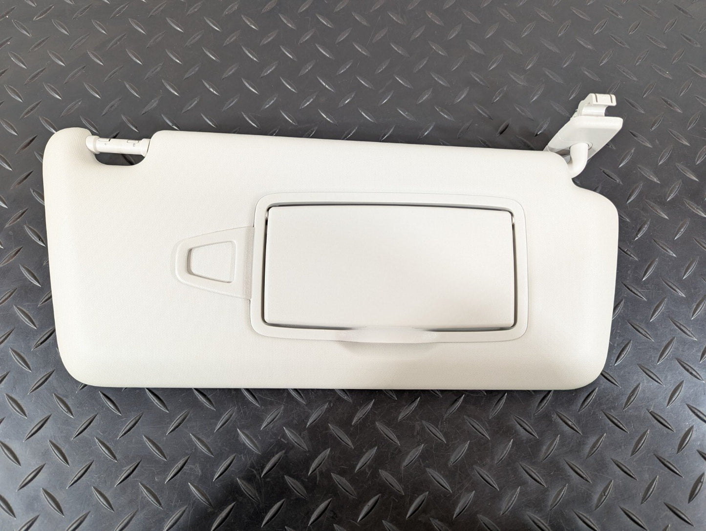 14-19 MERCEDES BENZ GLA X156 GENUINE RIGHT DRIVER SIDE O/S SUN VISOR A1768101400