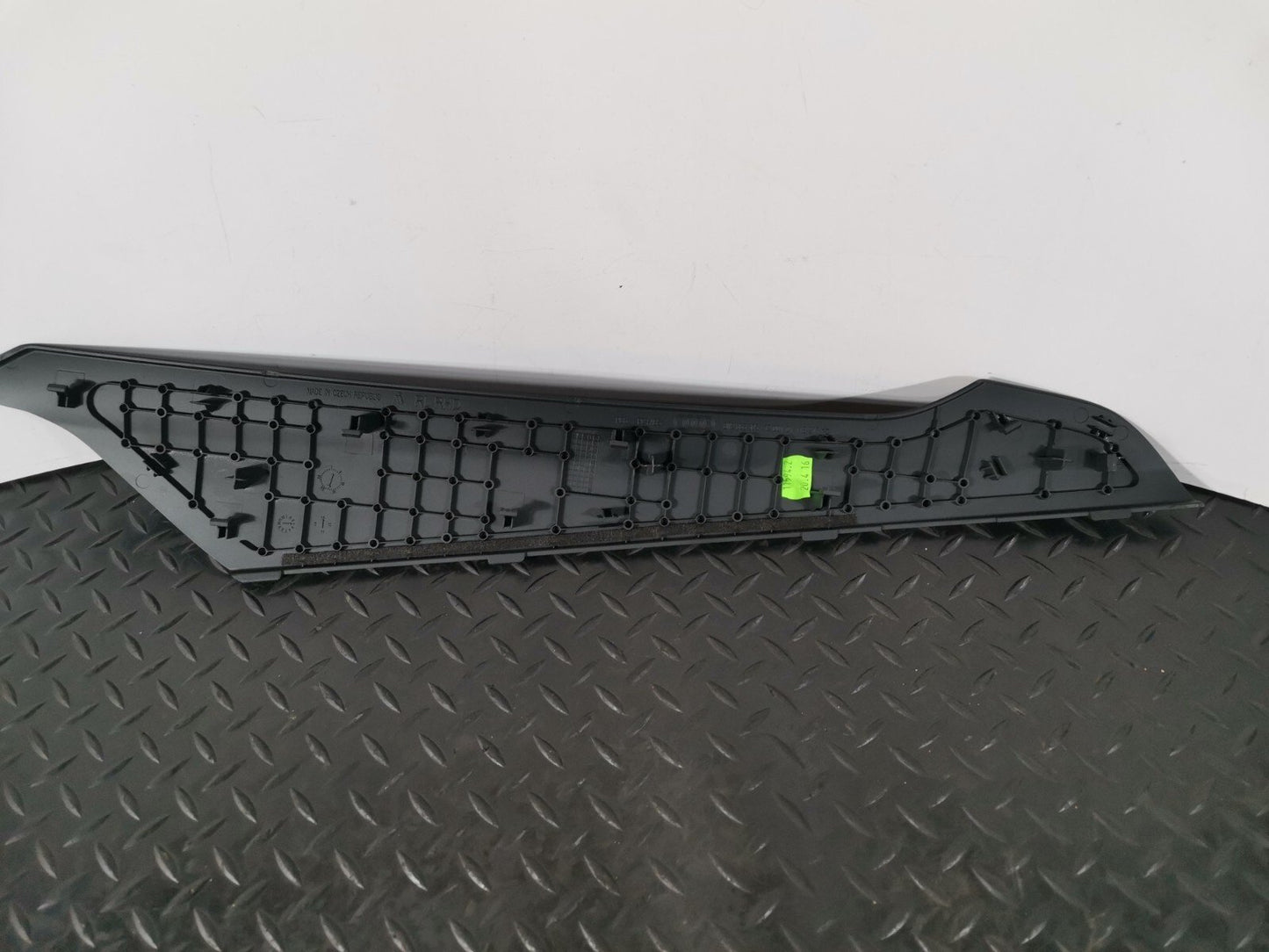 16-19 AUDI A4 B9 GENUINE LEFT PASSENGER SIDE CENTRE CONSOLE TRIM COVER 8W2863305