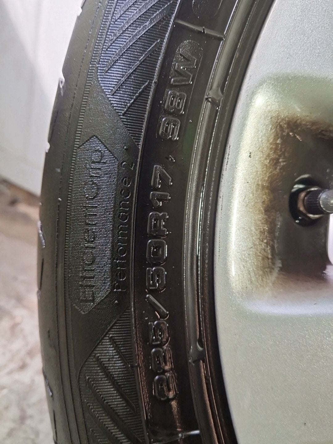 Vauxhall Zafira MK3 (C) (A3470) 17" Alloy Wheel with Tyre 225/50/17 7mm