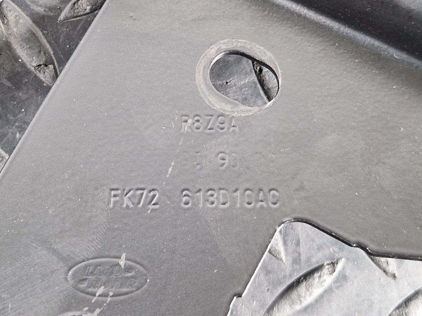 14-19 LAND ROVER L550 DISCOVERY SPORT GENUINE OTHER HOLDERS FK72613D11AC