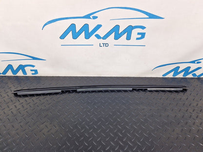 16-19 AUDI A4 B9 OEM FRONT RADIATOR LOVER CENTER RUBBER SEALING STRIP 8K0121331A