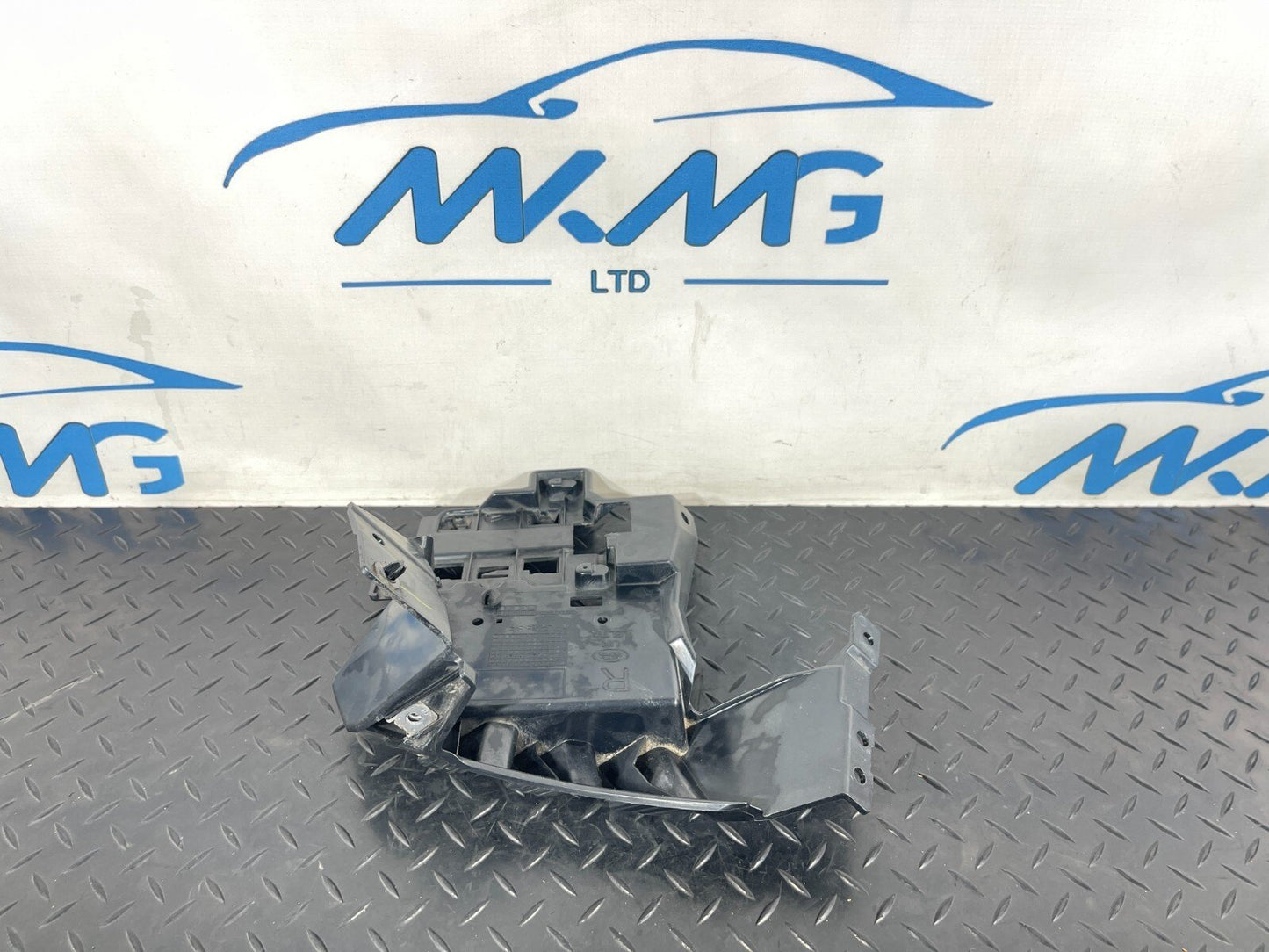 2019-ON LAND ROVER DISCOVERY L550 REAR RIGHT BUMPER MOUNTING BRACKET LK7217E800A