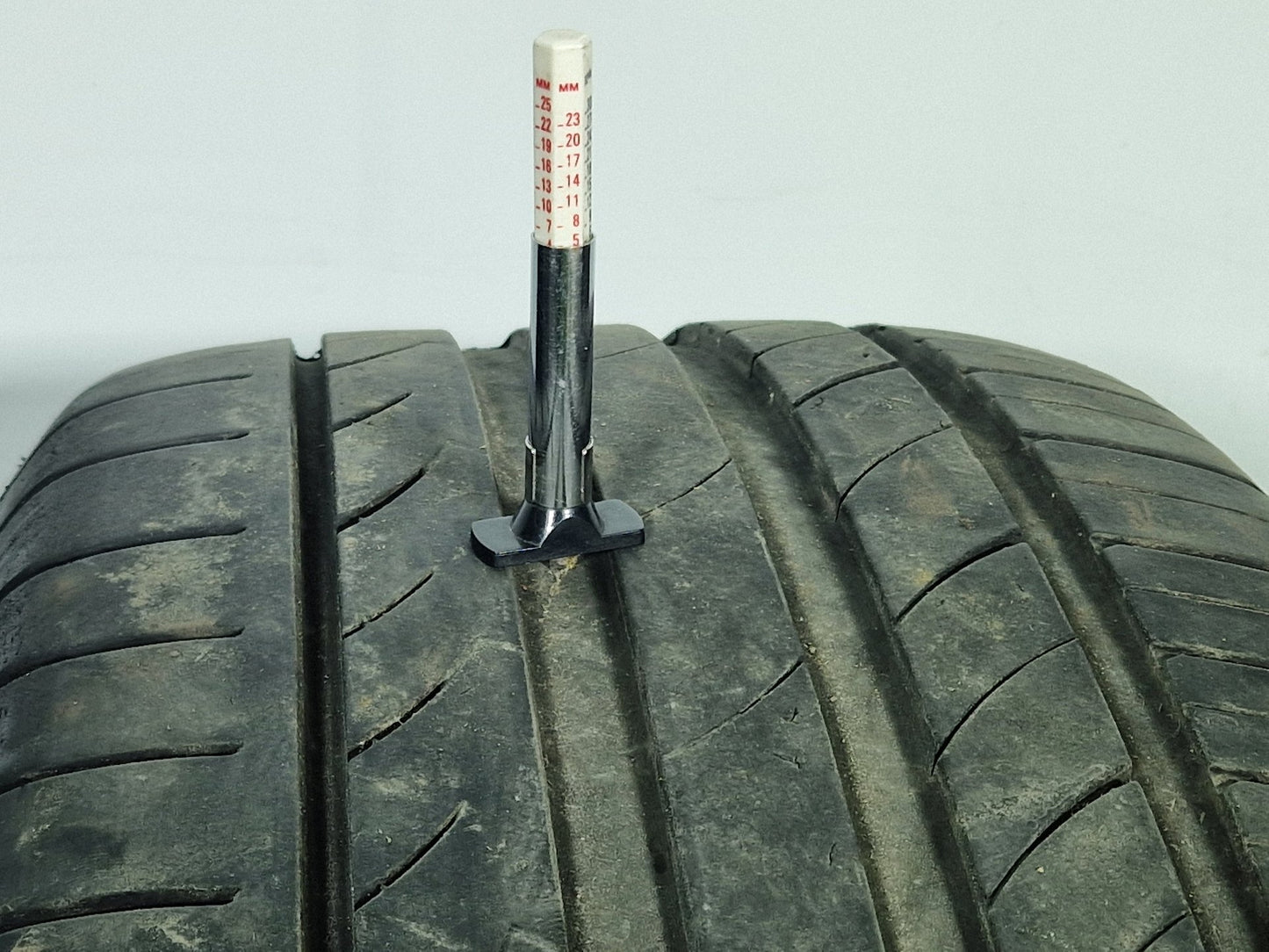 Audi Q5 20" Alloy Wheel with Tyre 4mm 255/45/20 8R0601025R