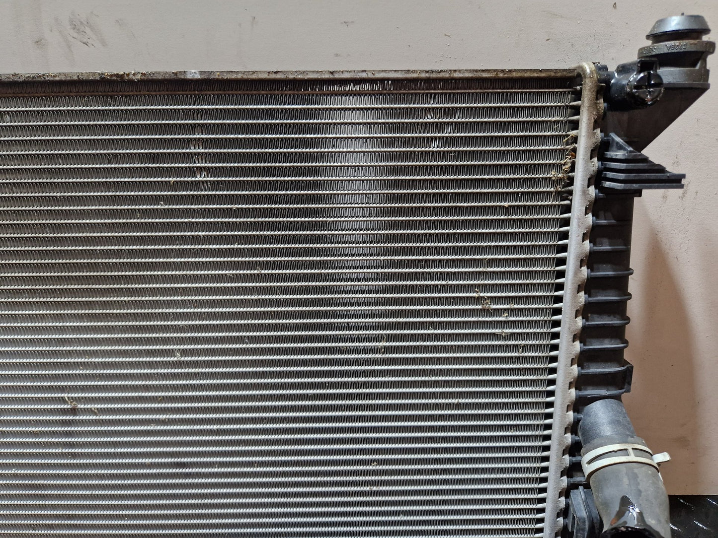 Ford C-Max 1.6LL Petrol 74.6kw SHDA Coolant Air Conditioning Radiator 3M5H8005RK