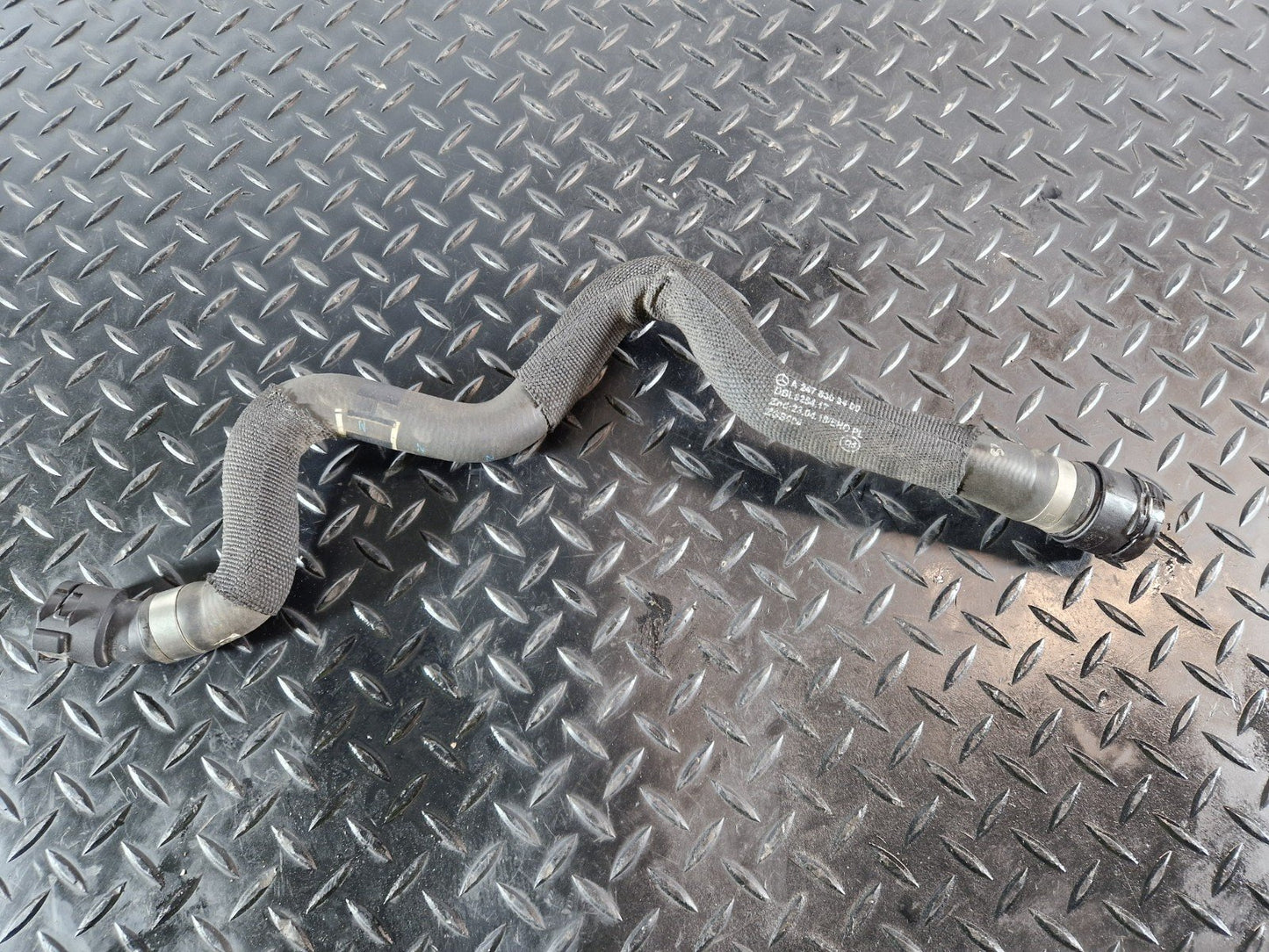 19-ON MERCEDES BENZ B CLASS W247 OEM COOLANT HOSE PIPE A2478303400