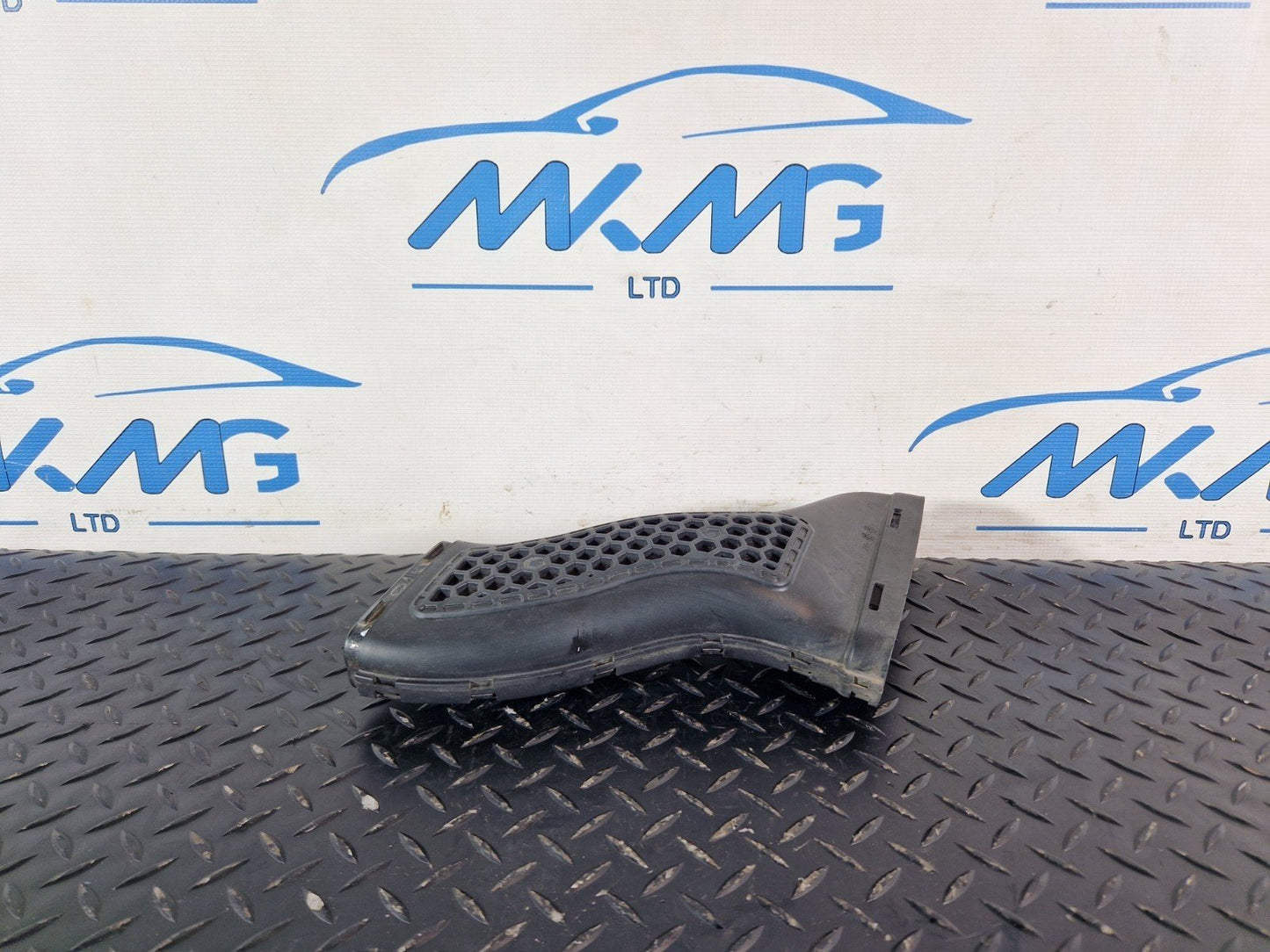 16-19 MERCEDES BENZ GLE W166 AIR INTAKE DUCT GUIDE 2016 A2760902011