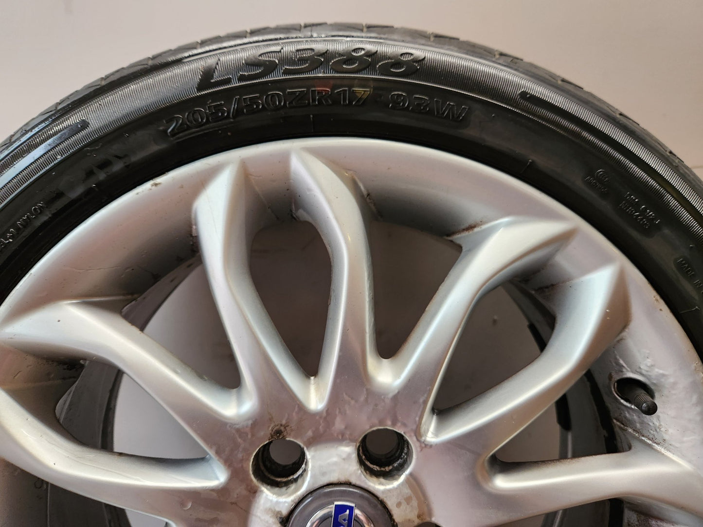 Volvo C30 MK1 (MK) 17" Alloy Wheel with Tyre 205/50/17 ~4mm