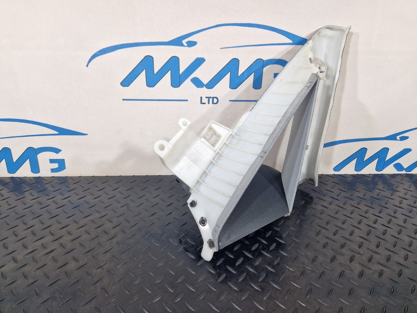 16-19 AUDI A4 B9 SALOON GENUINE REAR RIGHT C-PILLAR TRIM 8W5867288